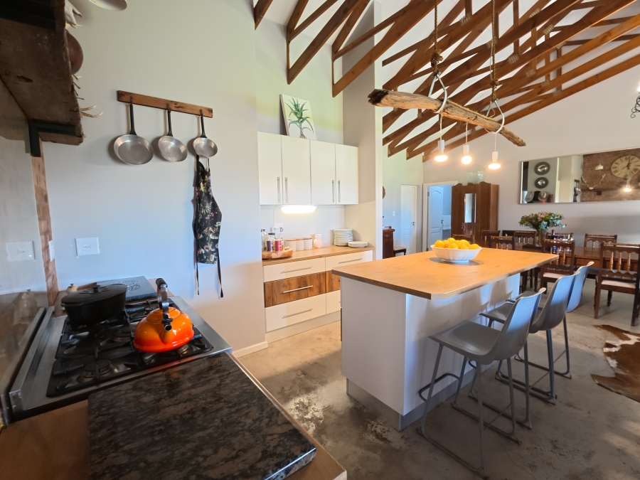 4 Bedroom Property for Sale in Paradise Beach Eastern Cape